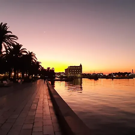 Bright And Cheerful Klara Apartman Split